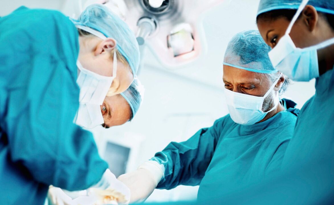 外科医による手術によるペニス増大のプロセス